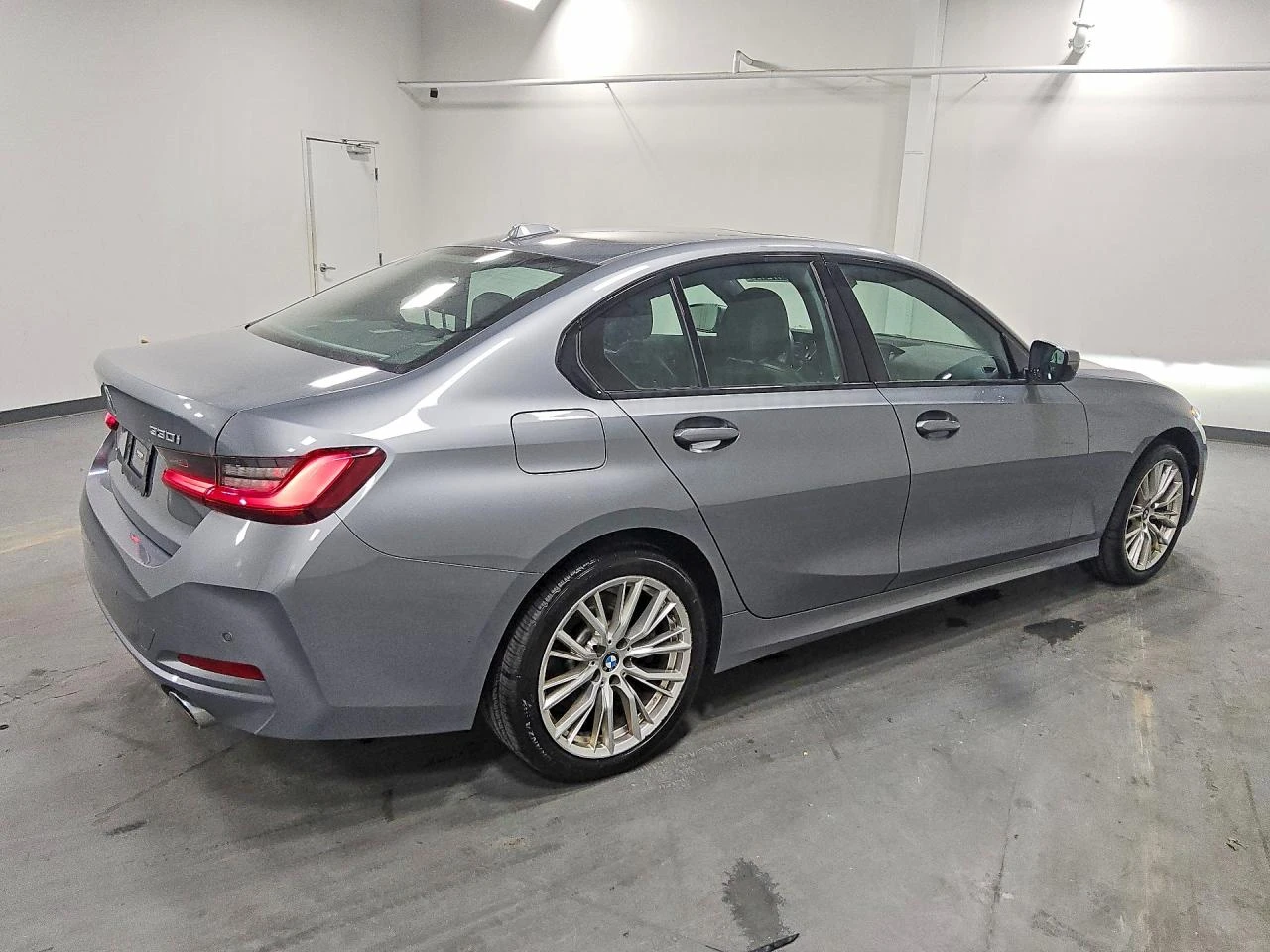 BMW 330 xi xDrive, снимка 3 - Автомобили и джипове - 55377053