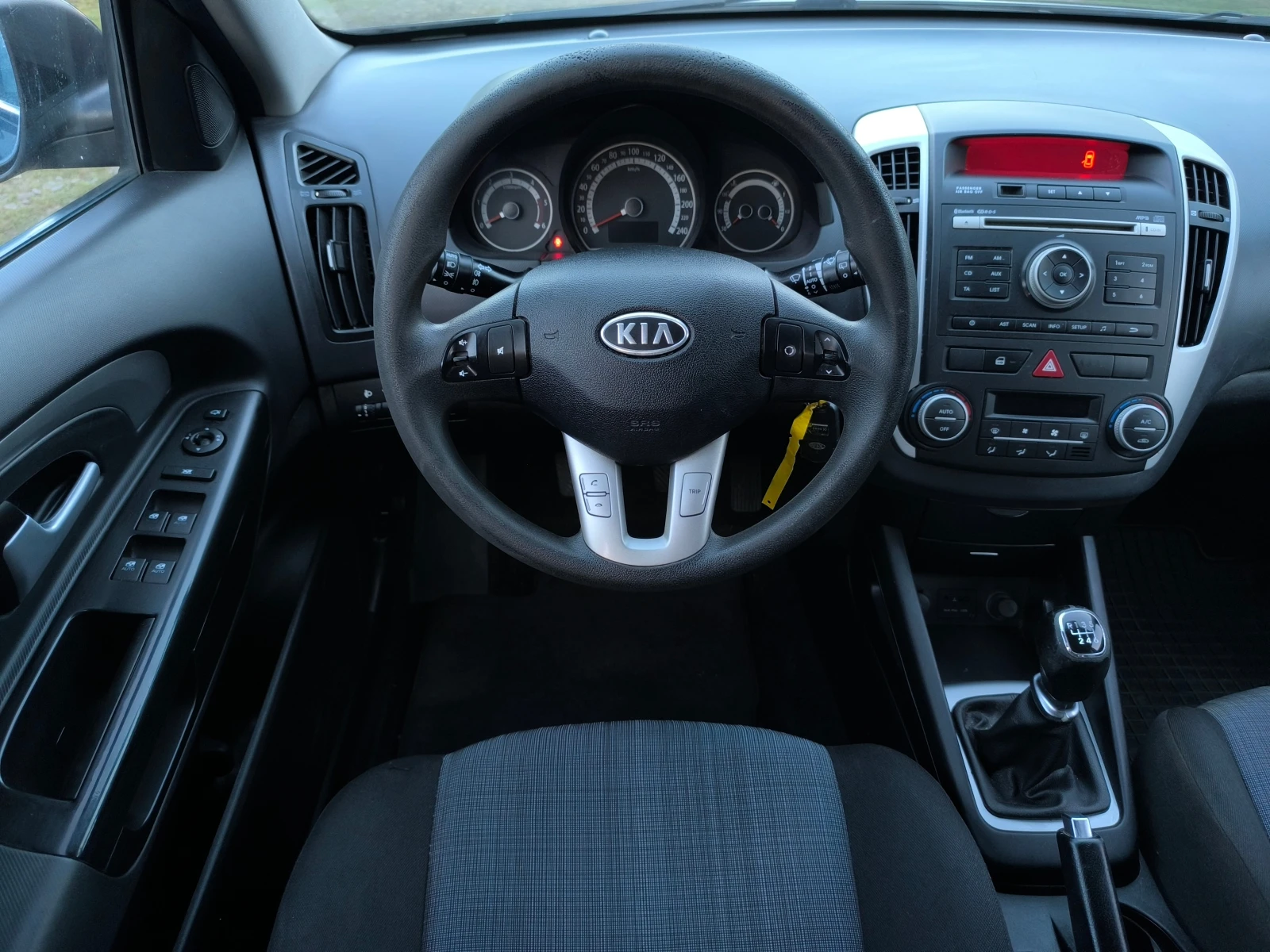 Kia Ceed FACE LIFT-1.6CRDI-116кс-6 скорости-КЛИМА-EURO 5 !!, снимка 11 - Автомобили и джипове - 55941767