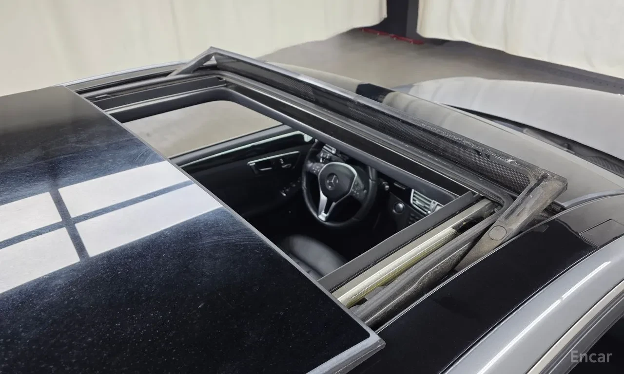 Mercedes-Benz E 250 4MATIC , снимка 14 - Автомобили и джипове - 56104961