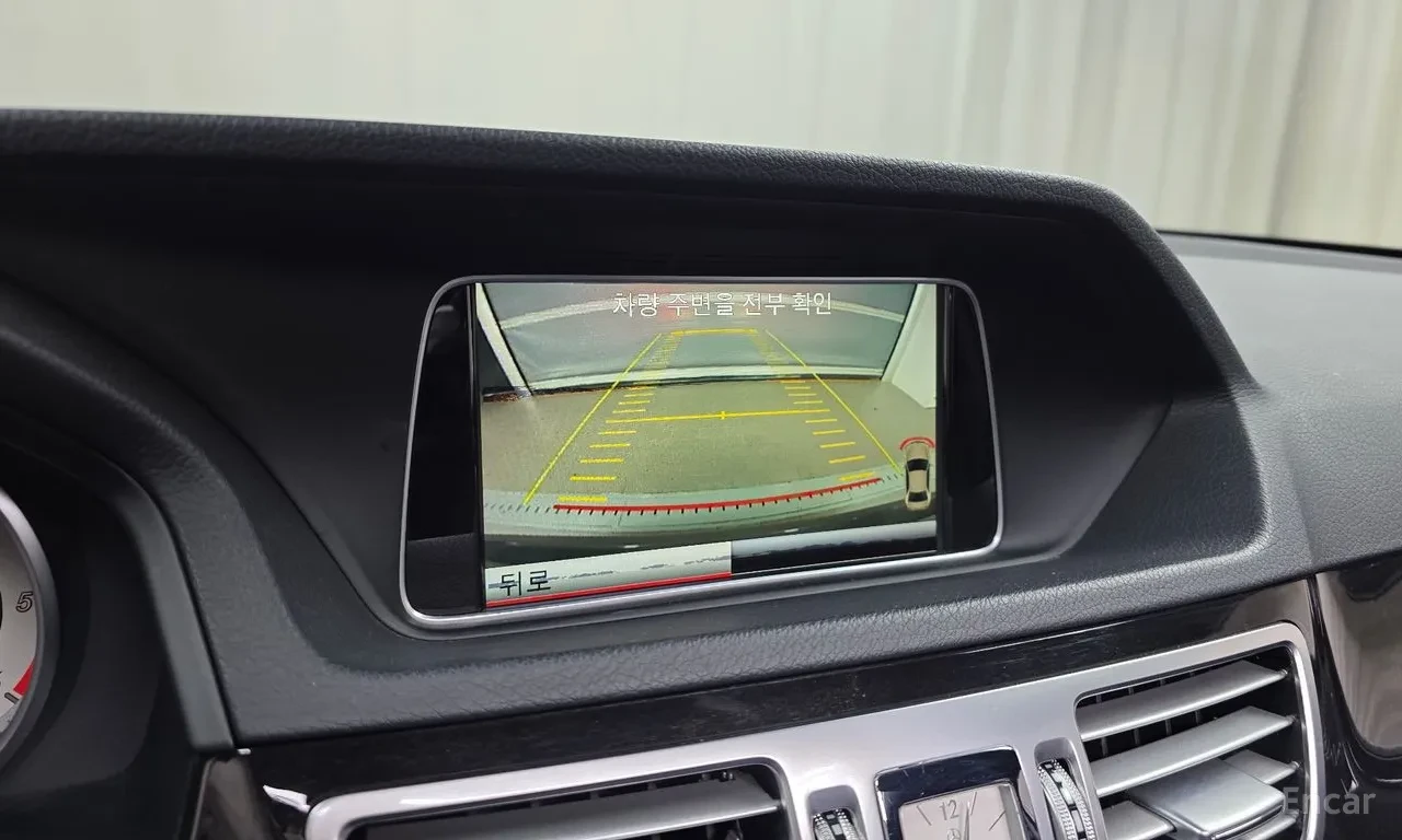 Mercedes-Benz E 250 4MATIC , снимка 12 - Автомобили и джипове - 56104961