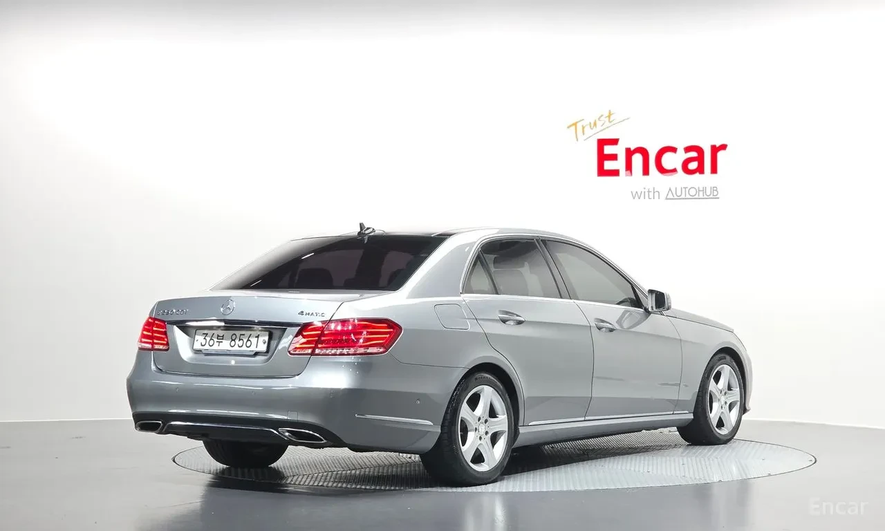 Mercedes-Benz E 250 4MATIC , снимка 2 - Автомобили и джипове - 56104961