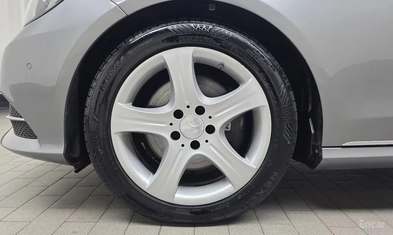 Mercedes-Benz E 250 4MATIC , снимка 3 - Автомобили и джипове - 56104961