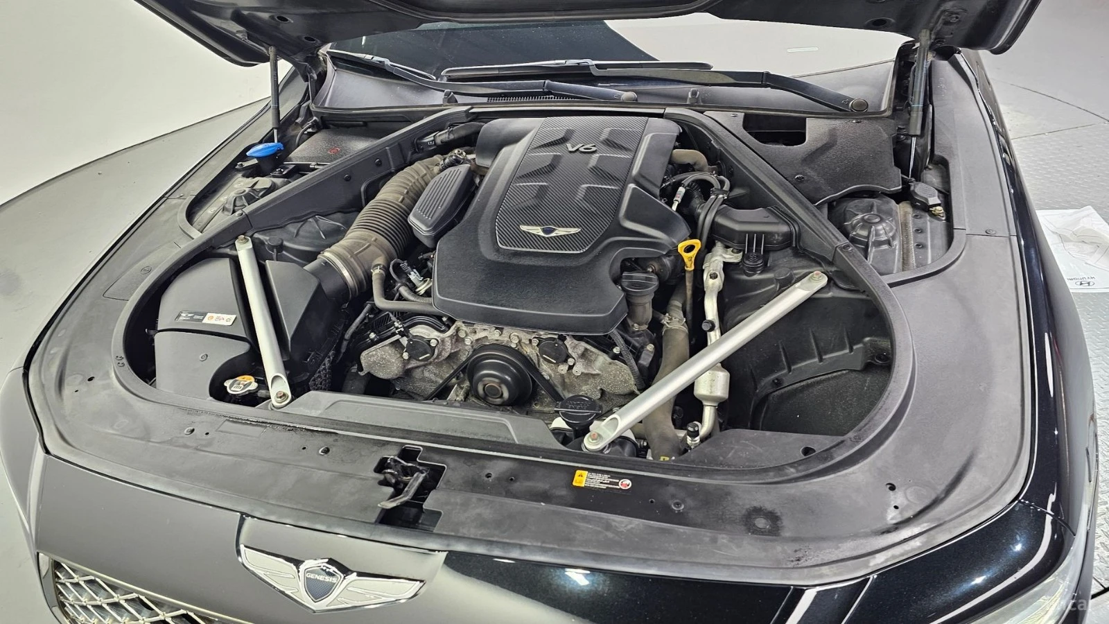 Genesis G90 Luxury, снимка 6 - Автомобили и джипове - 56166836