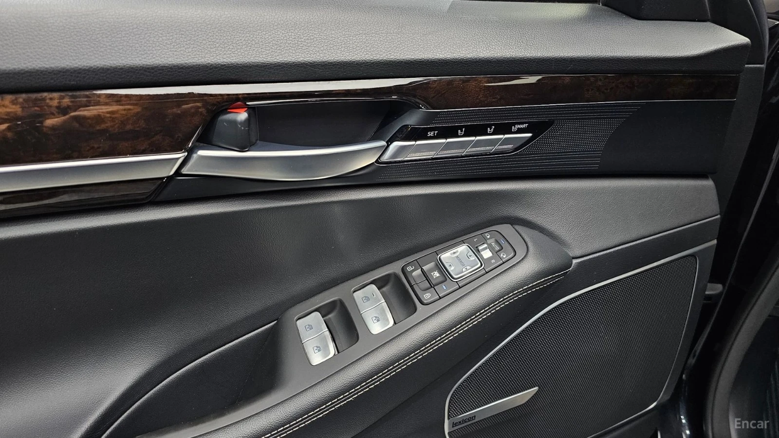 Genesis G90 Luxury, снимка 16 - Автомобили и джипове - 56166836