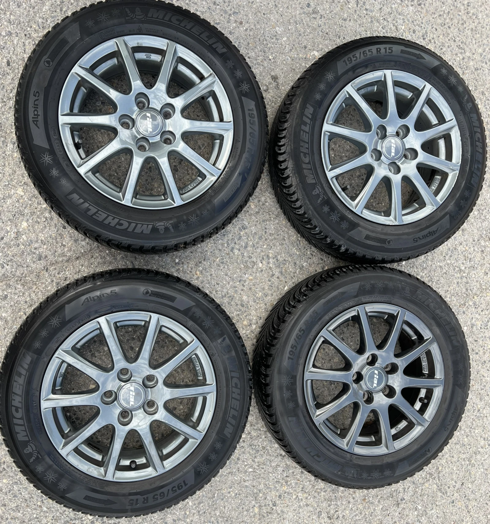 VW Golf 5, снимка 17 - Автомобили и джипове - 56261140