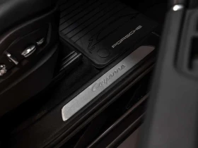 Porsche Cayenne Premium Package| Adaptive Cruise| 21"  CARFAX, снимка 10