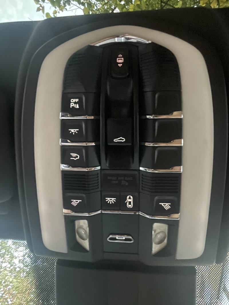 Porsche Cayenne 3.0TDI, снимка 10 - Автомобили и джипове - 47457696