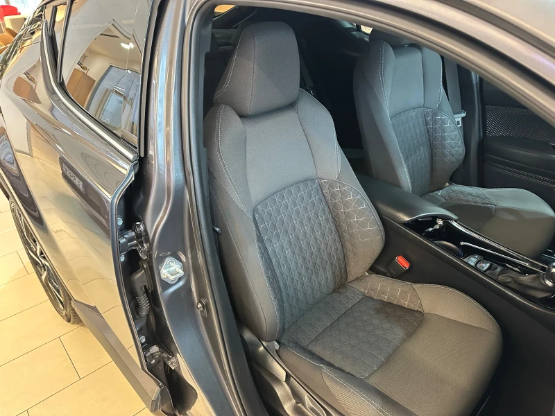 Toyota C-HR Trend, снимка 7 - Автомобили и джипове - 53099925