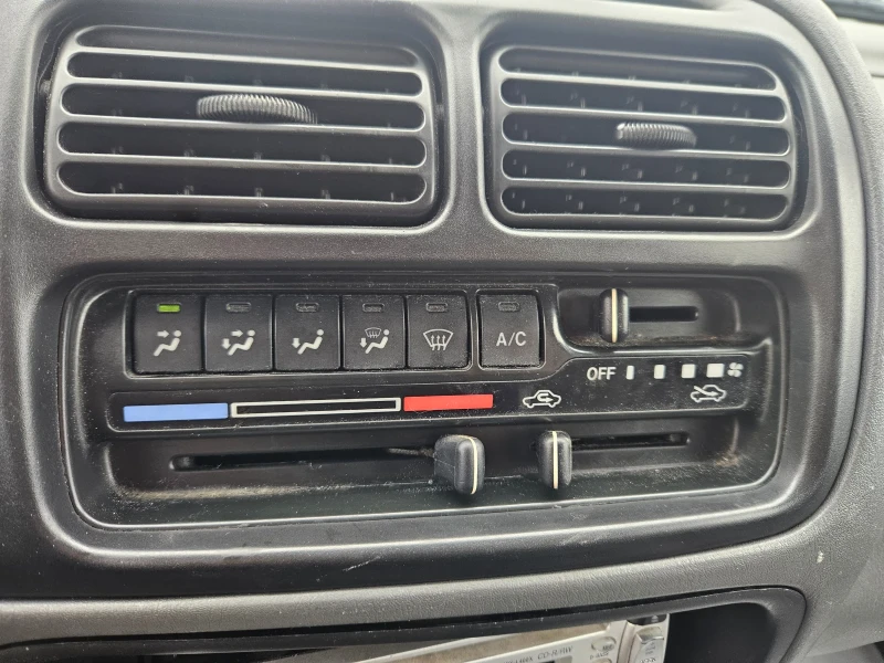 Suzuki Grand vitara 2.0/109к.с/ИТАЛИЯ/БЕЗ РЪЖДА, снимка 17 - Автомобили и джипове - 53497276