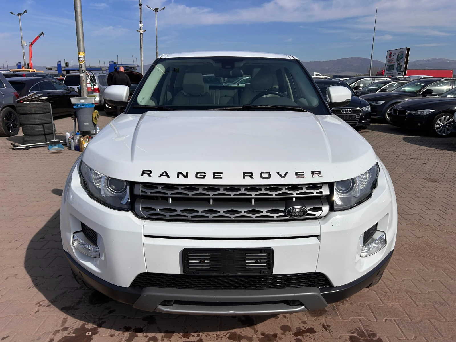 Land Rover Evoque 2.2TD4 4X4 AVTOMAT/NAVI/KOJA EURO 5 - изображение 3