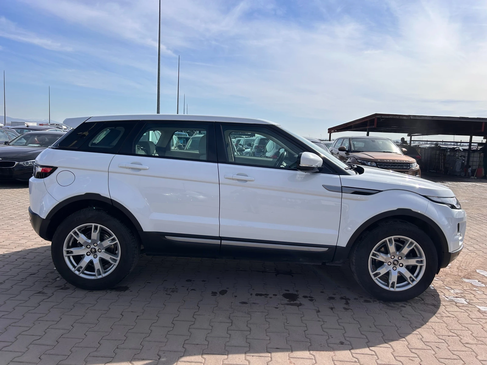 Land Rover Evoque 2.2TD4 4X4 AVTOMAT/NAVI/KOJA EURO 5 - изображение 5