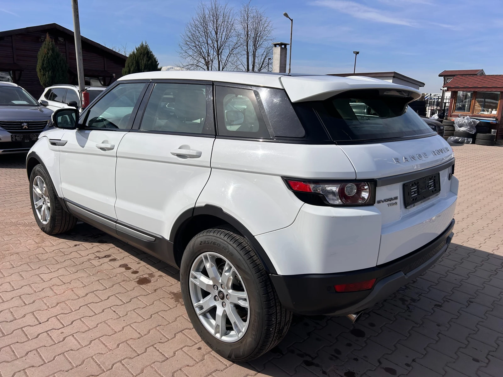 Land Rover Evoque 2.2TD4 4X4 AVTOMAT/NAVI/KOJA EURO 5 - изображение 8