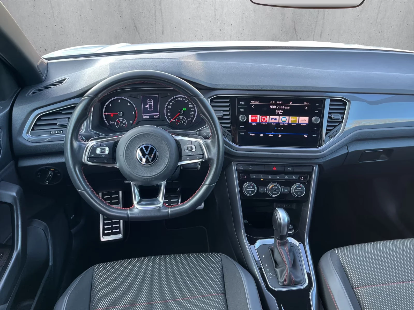 VW T-Roc SPORT/150HP/DSG/LED/NAVI/ACC/CARPLAY/189g | Mobile.bg   11