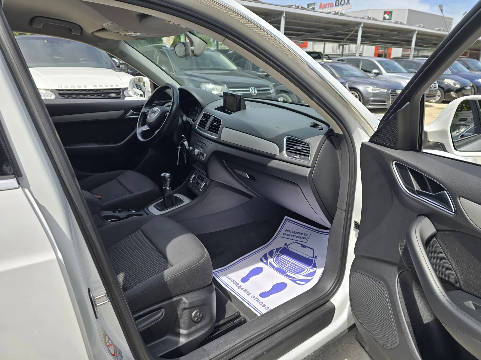 Audi Q3 2.0TDI 140к.с 6 Скорости Топ , снимка 13 - Автомобили и джипове - 54608571