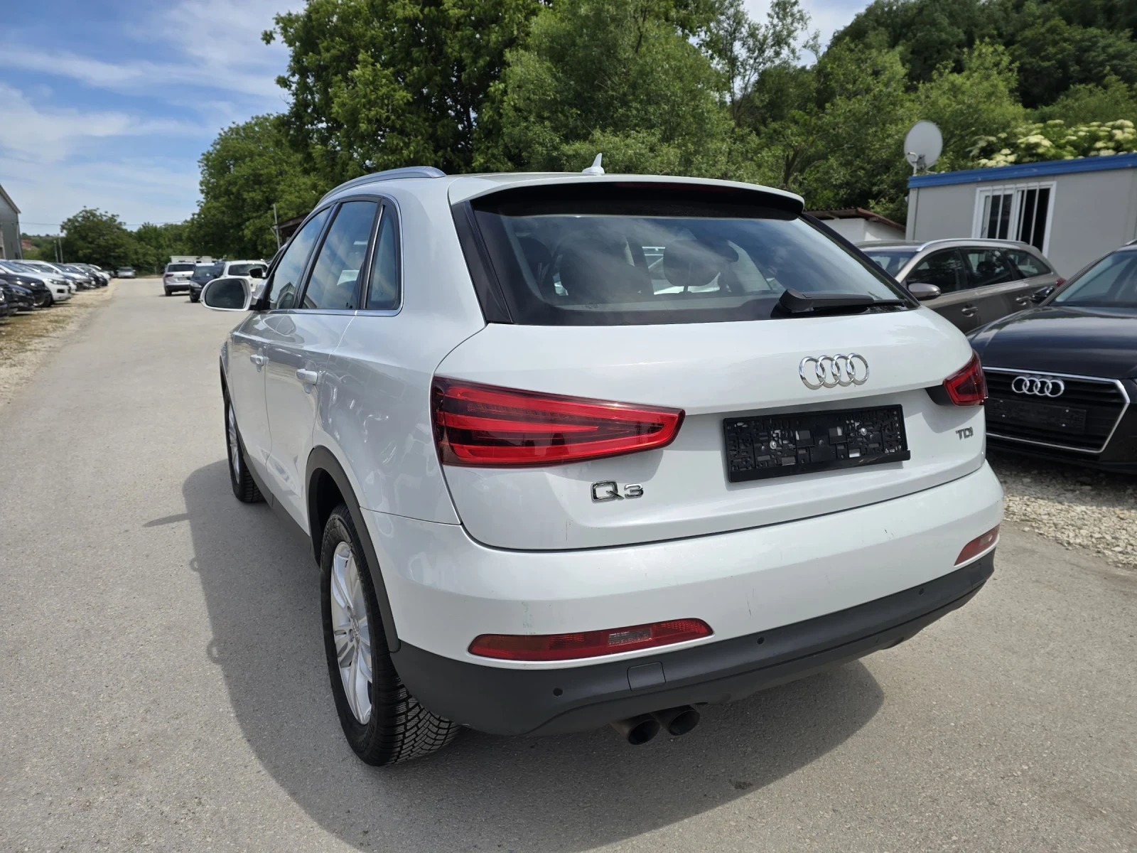 Audi Q3 2.0TDI 140к.с 6 Скорости Топ , снимка 3 - Автомобили и джипове - 54608571