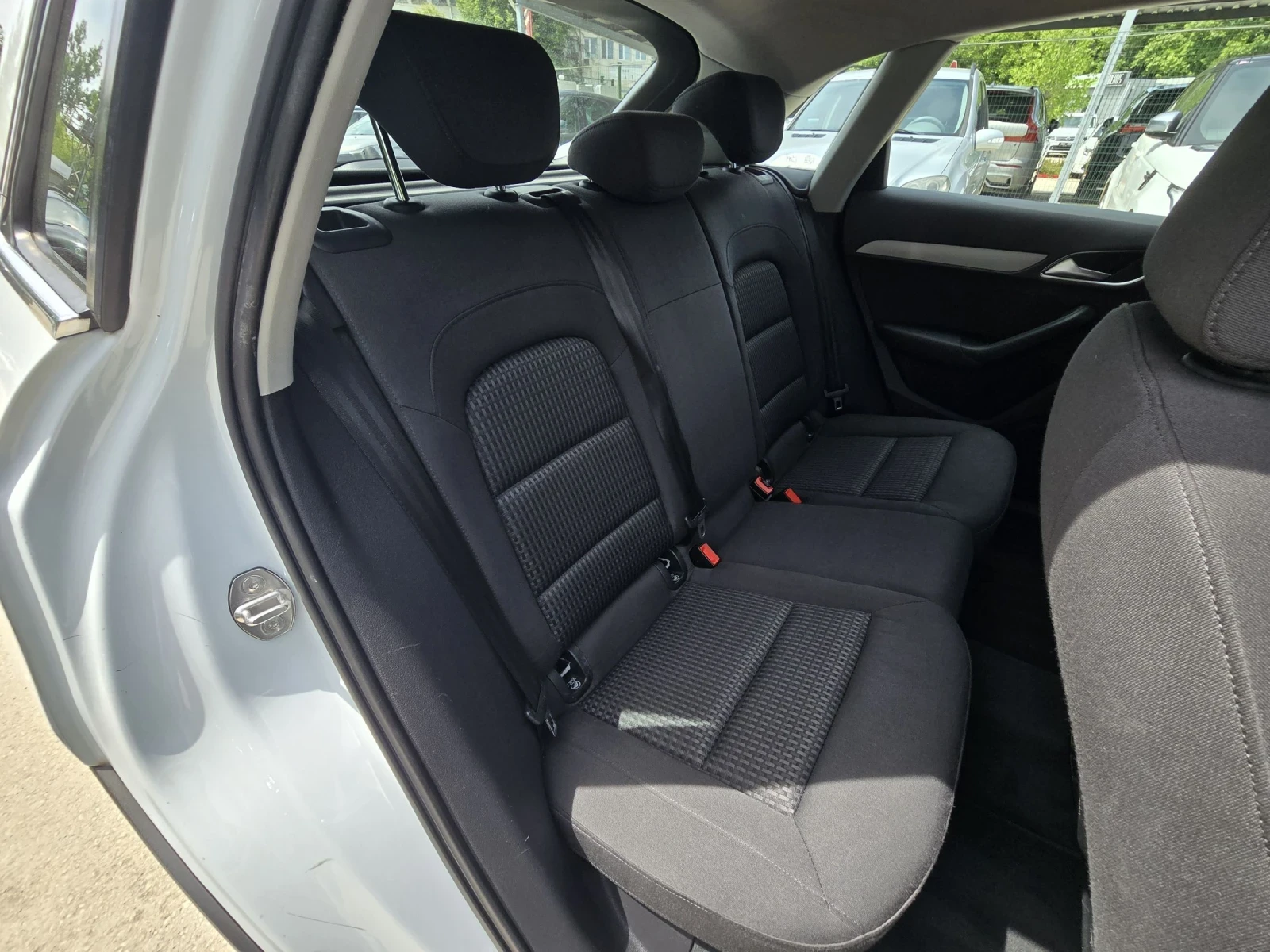 Audi Q3 2.0TDI 140к.с 6 Скорости Топ , снимка 14 - Автомобили и джипове - 54608571