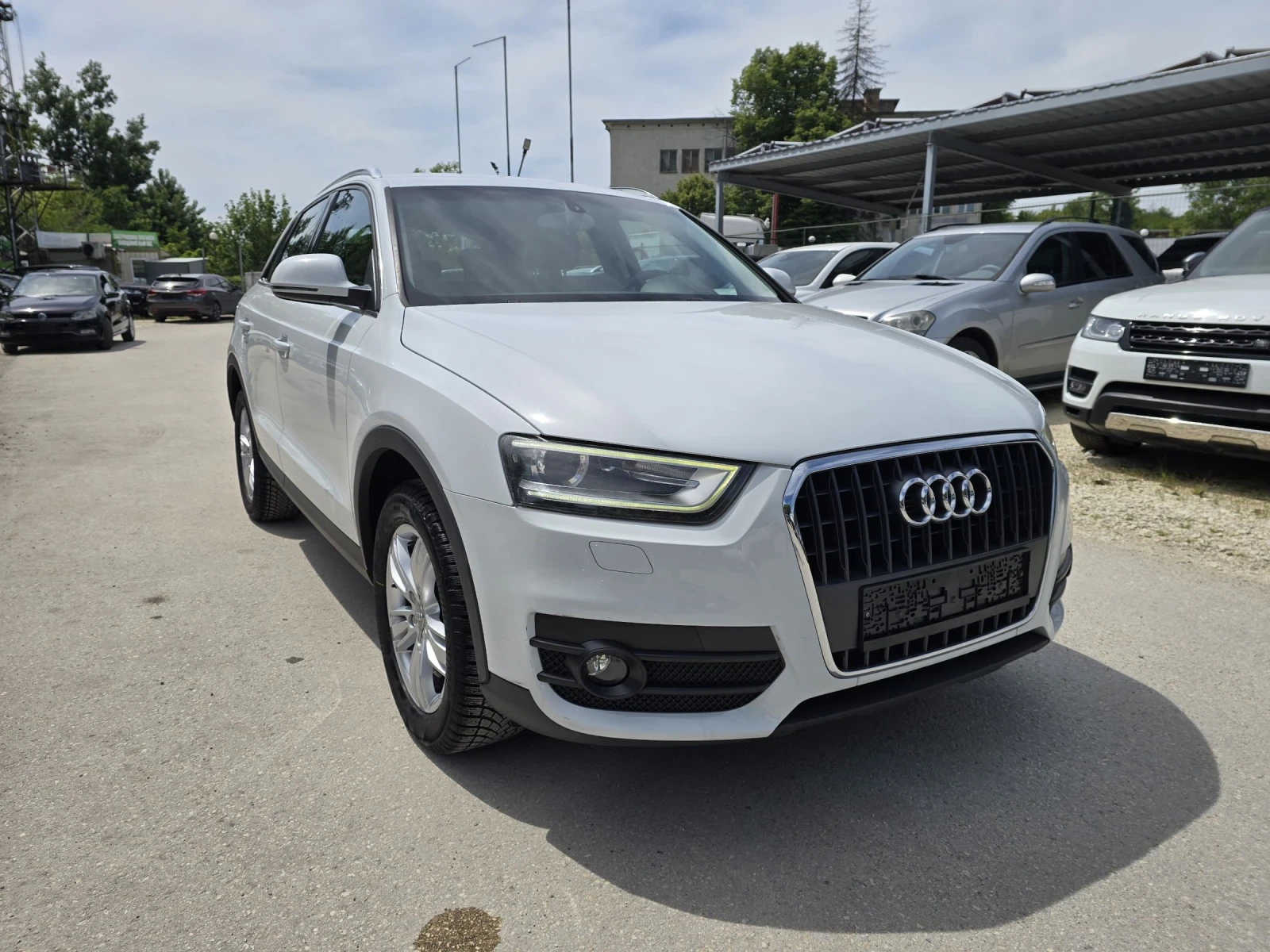 Audi Q3 2.0TDI 140к.с 6 Скорости Топ , снимка 2 - Автомобили и джипове - 54608571