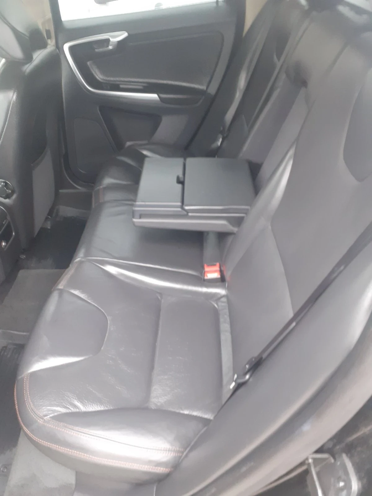 Volvo XC60, снимка 14 - Автомобили и джипове - 54640339