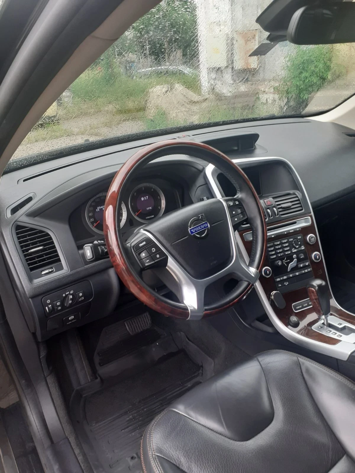 Volvo XC60, снимка 11 - Автомобили и джипове - 54640339