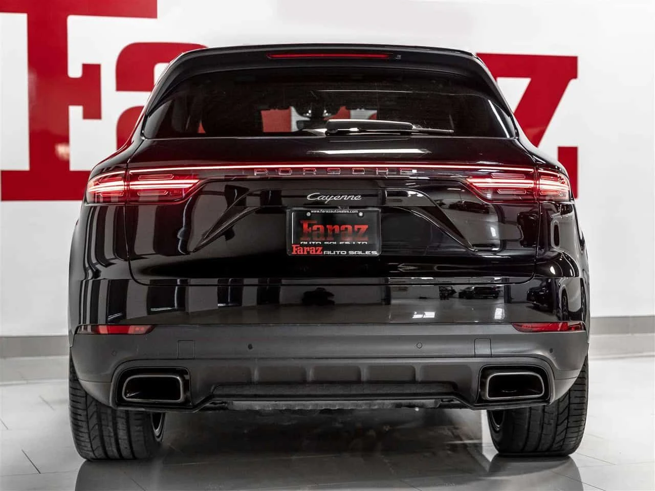 Porsche Cayenne Premium Package| Adaptive Cruise| 21"  CARFAX, снимка 4 - Автомобили и джипове - 55173017
