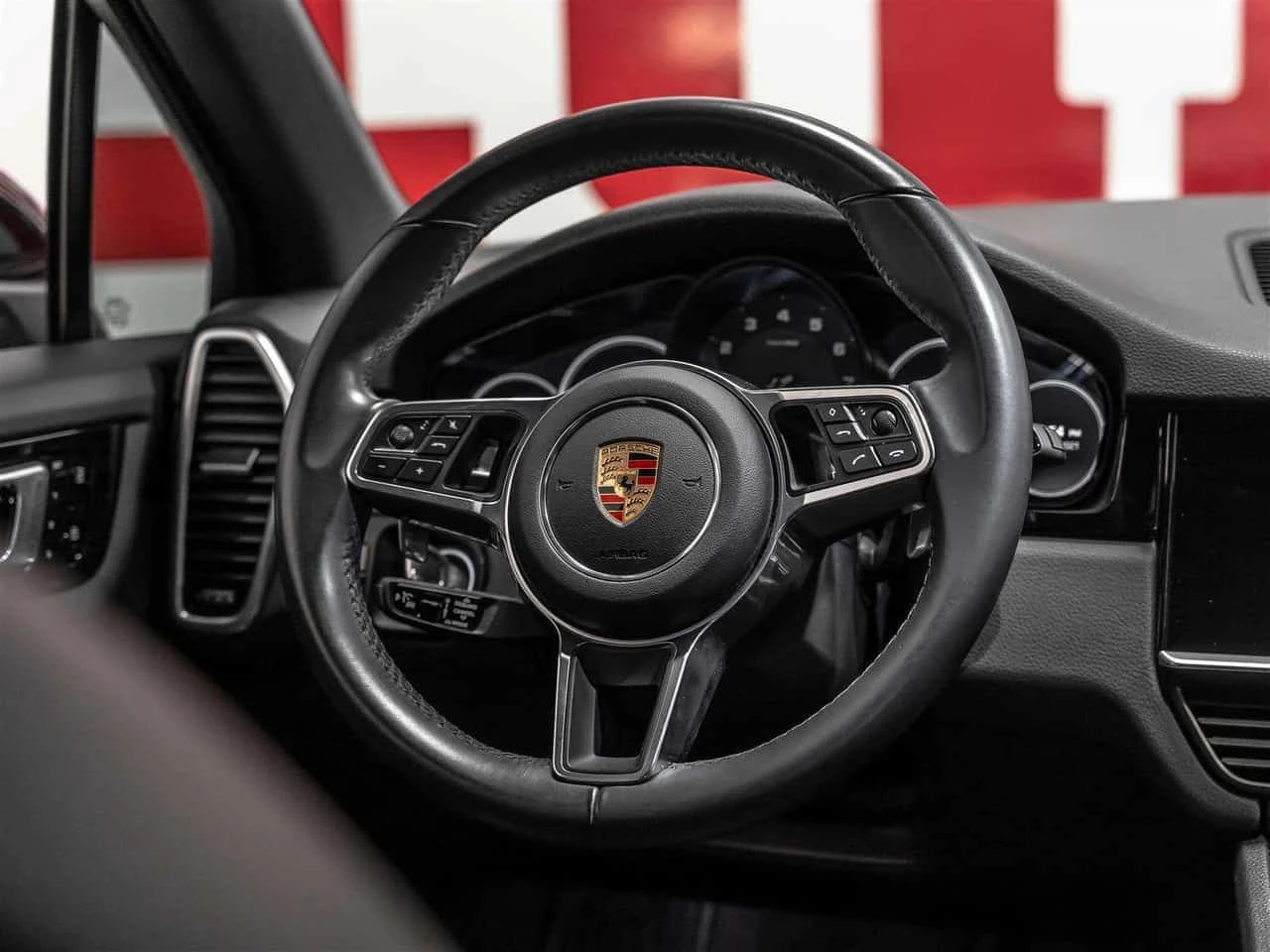 Porsche Cayenne Premium Package| Adaptive Cruise| 21"  CARFAX, снимка 7 - Автомобили и джипове - 55173017