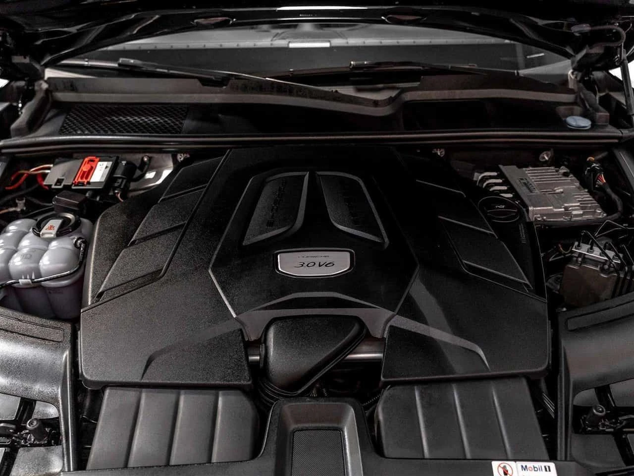Porsche Cayenne Premium Package| Adaptive Cruise| 21"  CARFAX, снимка 13 - Автомобили и джипове - 55173017