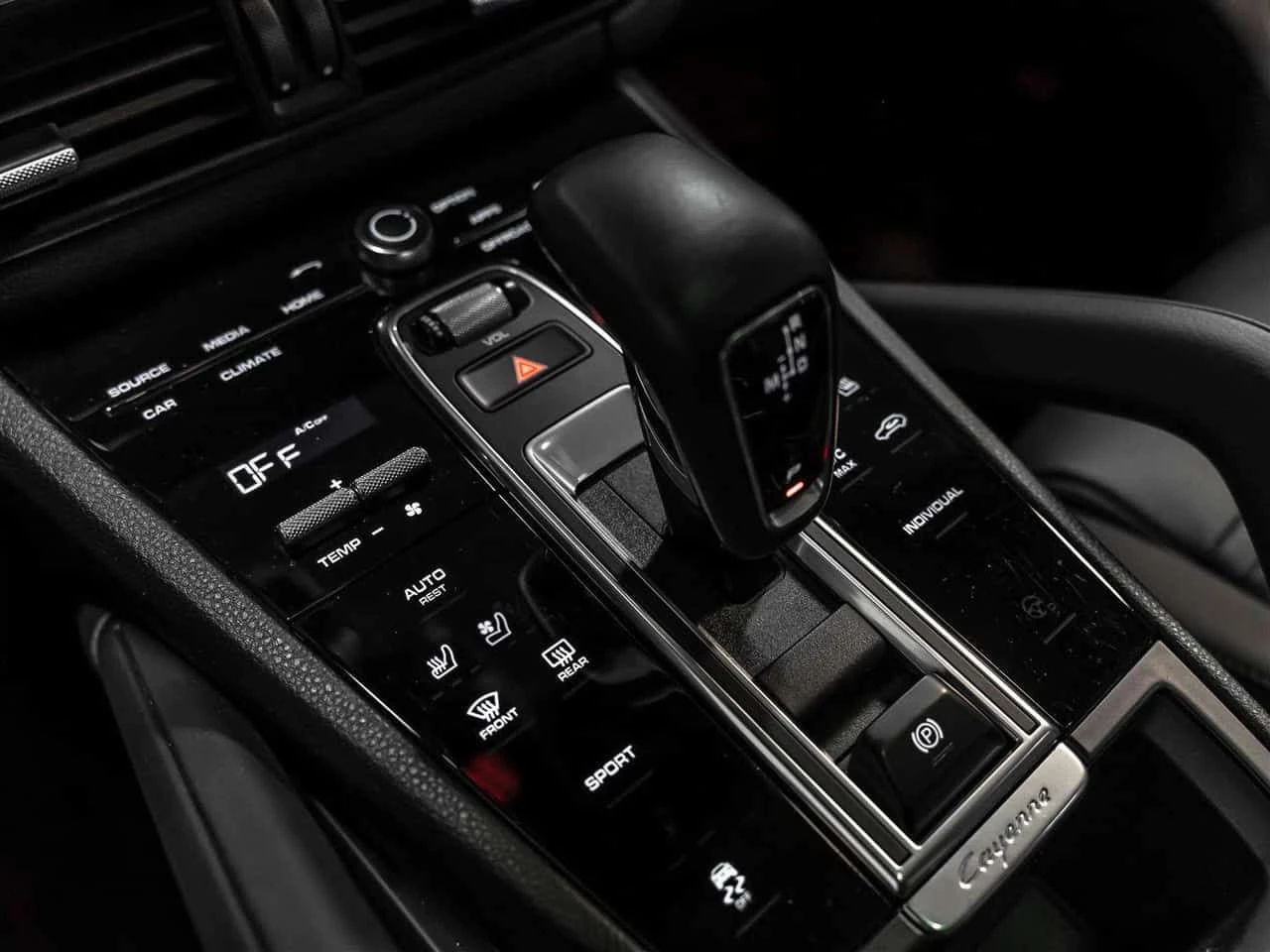 Porsche Cayenne Premium Package| Adaptive Cruise| 21"  CARFAX, снимка 17 - Автомобили и джипове - 55173017