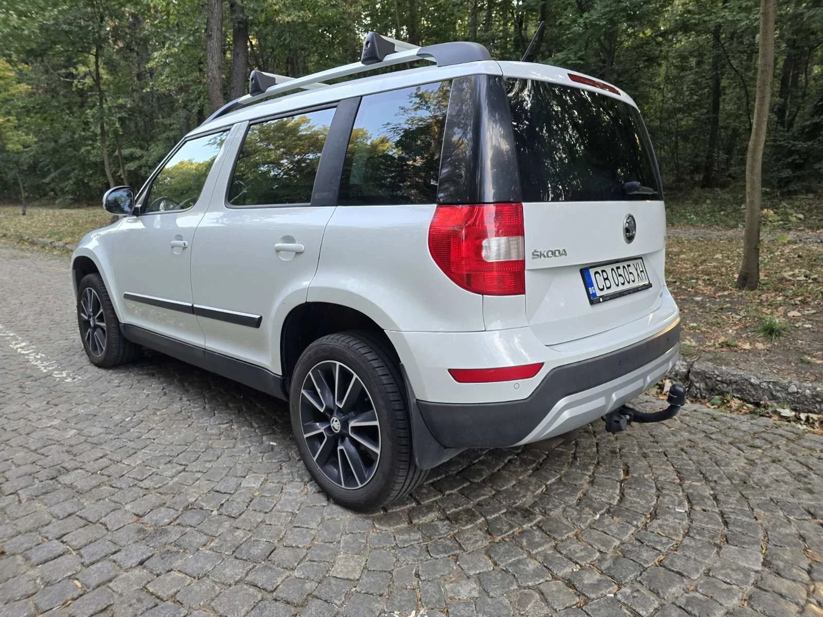 Skoda Yeti 2.0 140hp DSG 4x4 Adventure, снимка 6 - Автомобили и джипове - 55883607