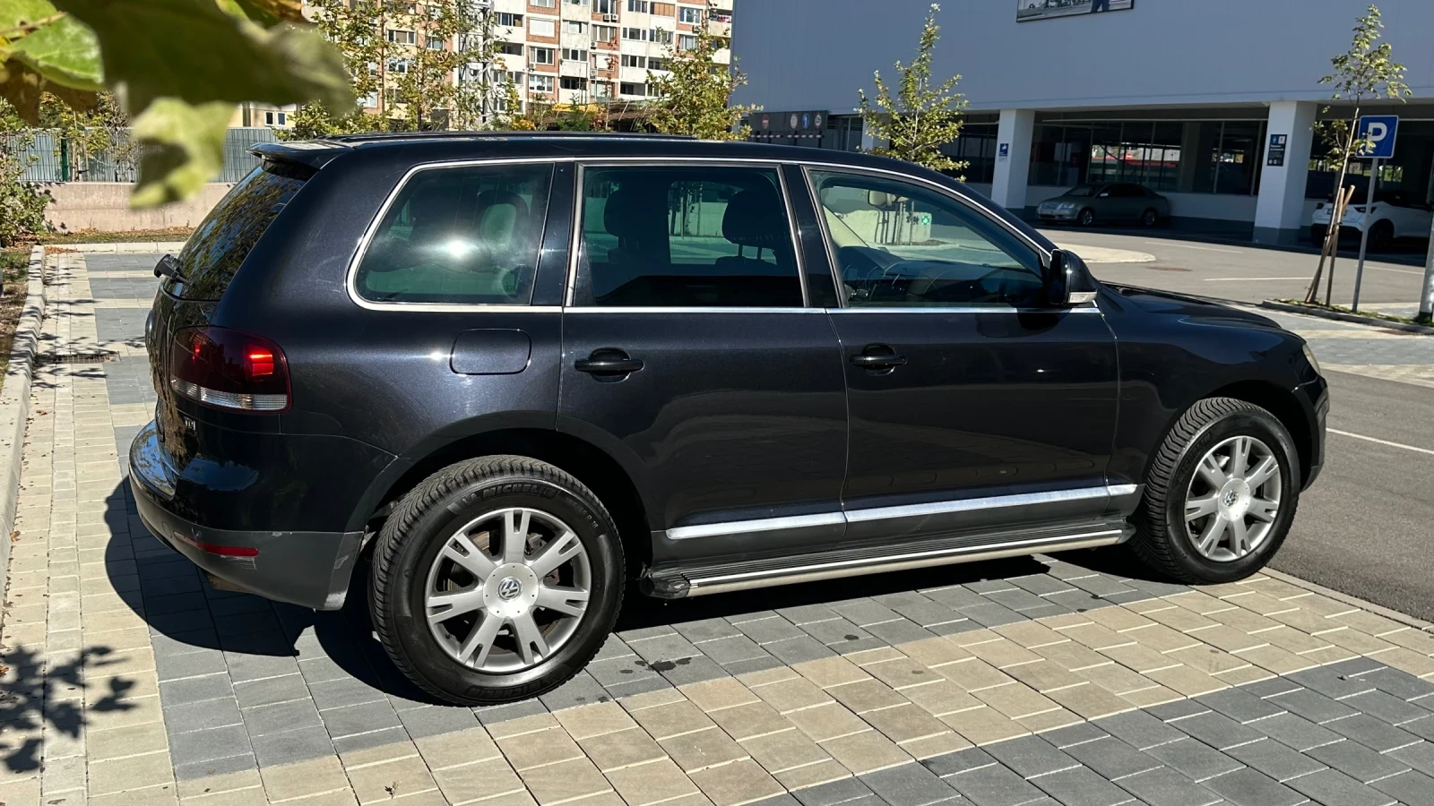 VW Touareg, снимка 4 - Автомобили и джипове - 56349038