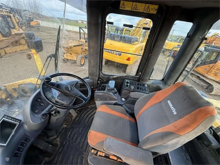 Челен товарач Komatsu WA 470-5, снимка 5 - Индустриална техника - 53097353