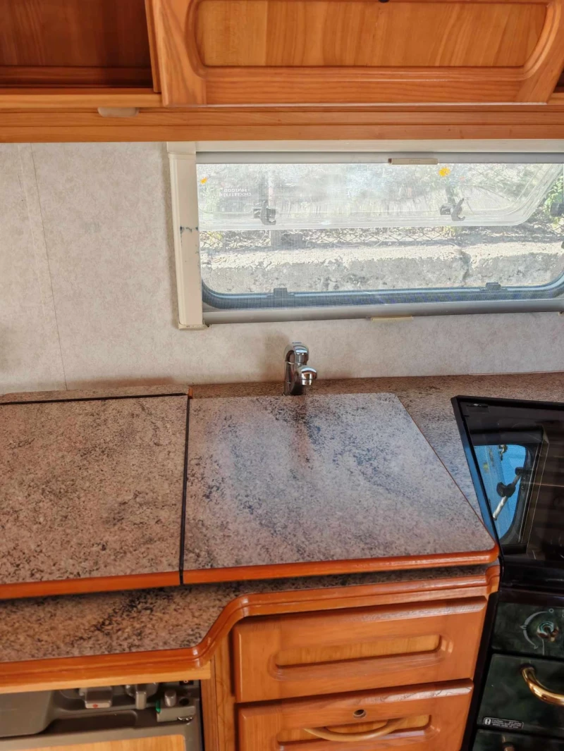 Каравана Coachmen 420 Vip, снимка 7 - Каравани и кемпери - 49484072