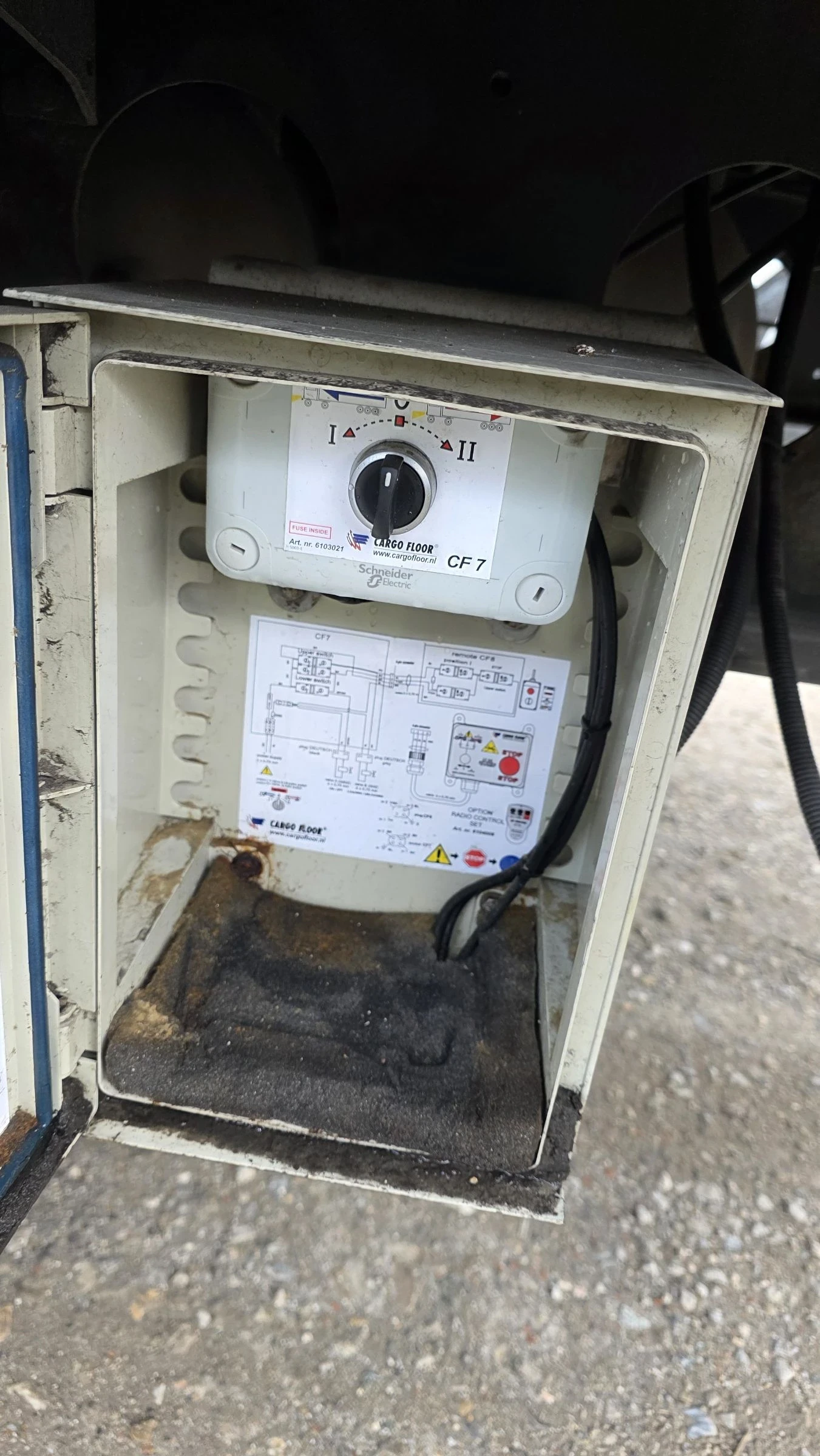  Schwarzmuller  92  .   | Mobile.bg   12