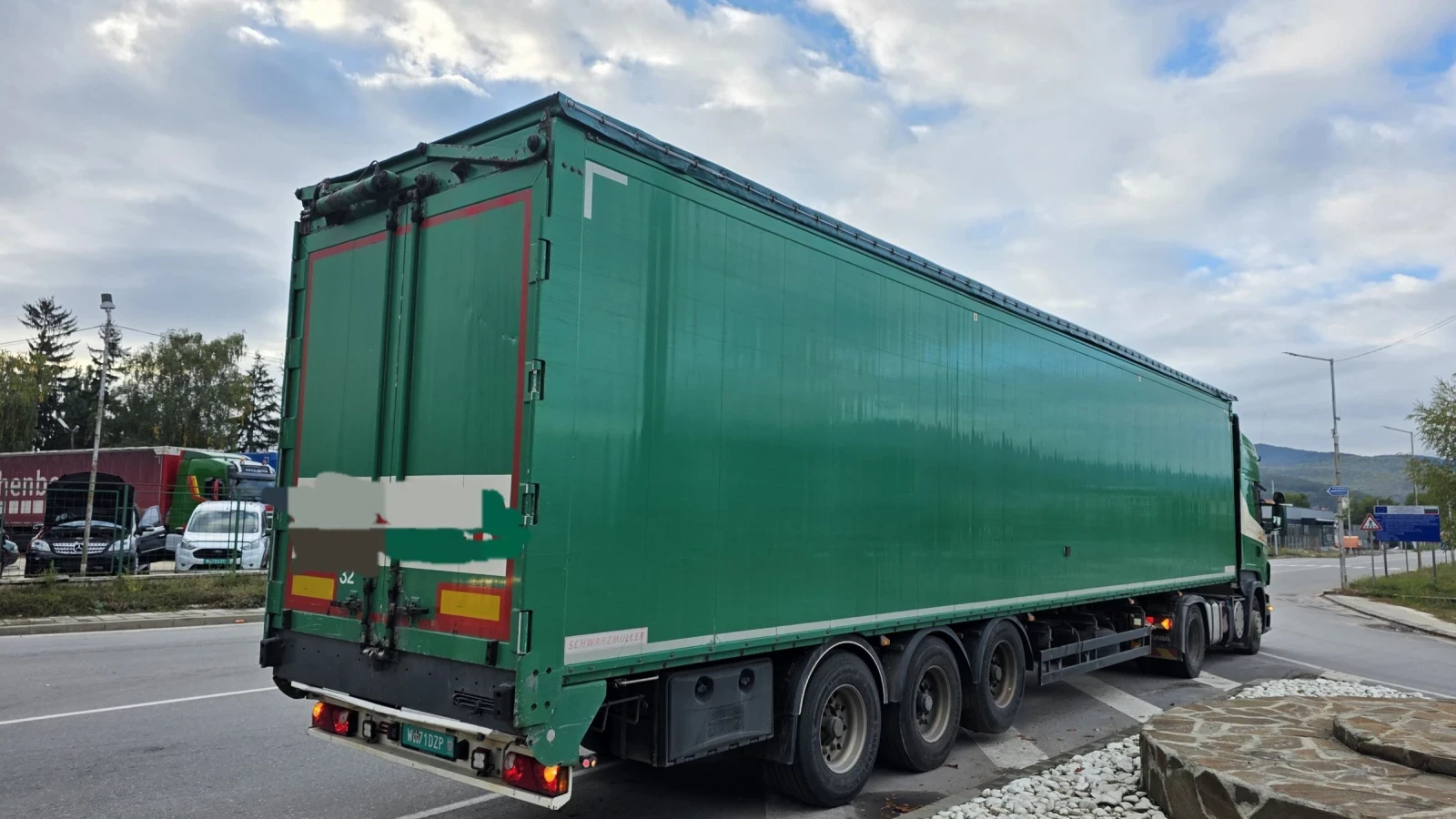  Schwarzmuller  92  .   | Mobile.bg   16