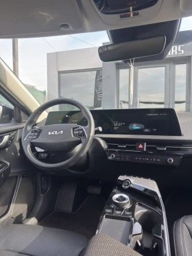 Kia EV6 PLUS 77.4KWh RWD/MERIDIAN/CAM/DISTRONIC/SOH100%, снимка 9