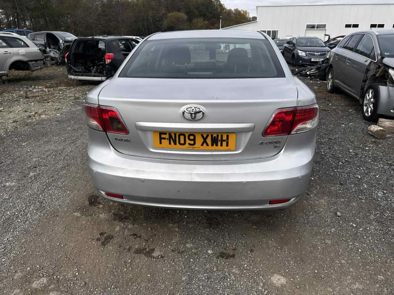 Toyota Avensis 1.8 Valvematic 147к.с НА ЧАСТИ, снимка 3 - Автомобили и джипове - 52557106
