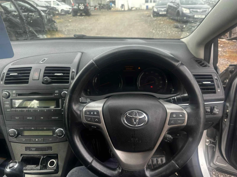 Toyota Avensis 1.8 Valvematic 147к.с НА ЧАСТИ, снимка 12 - Автомобили и джипове - 52557106