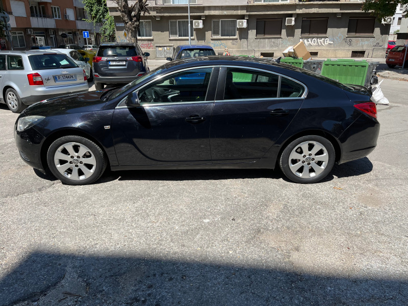 Opel Insignia, снимка 3 - Автомобили и джипове - 46861565