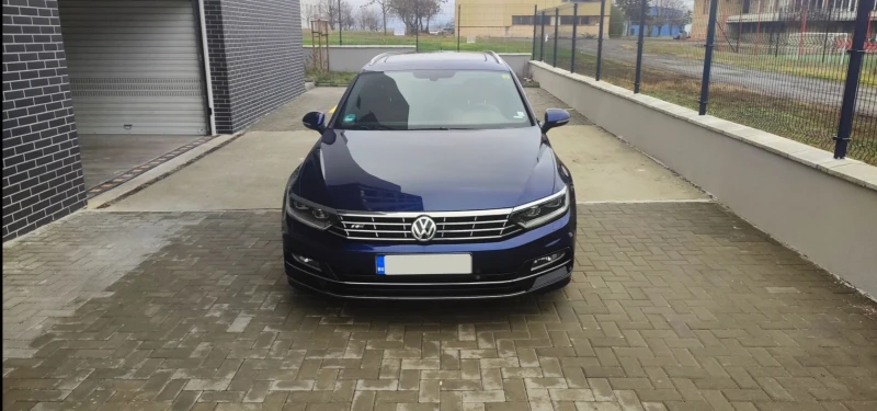 VW Passat B8 R-line 4 Motion , снимка 1 - Автомобили и джипове - 48273580