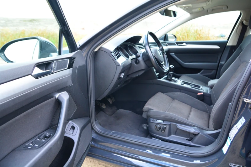 VW Passat 4Х4 TDI, снимка 8 - Автомобили и джипове - 52271200
