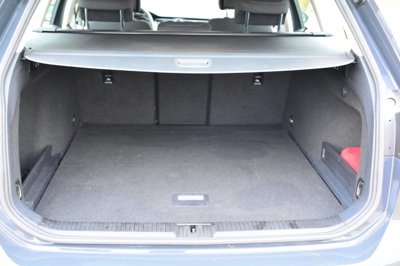 VW Passat 4Х4 TDI, снимка 10 - Автомобили и джипове - 52271200