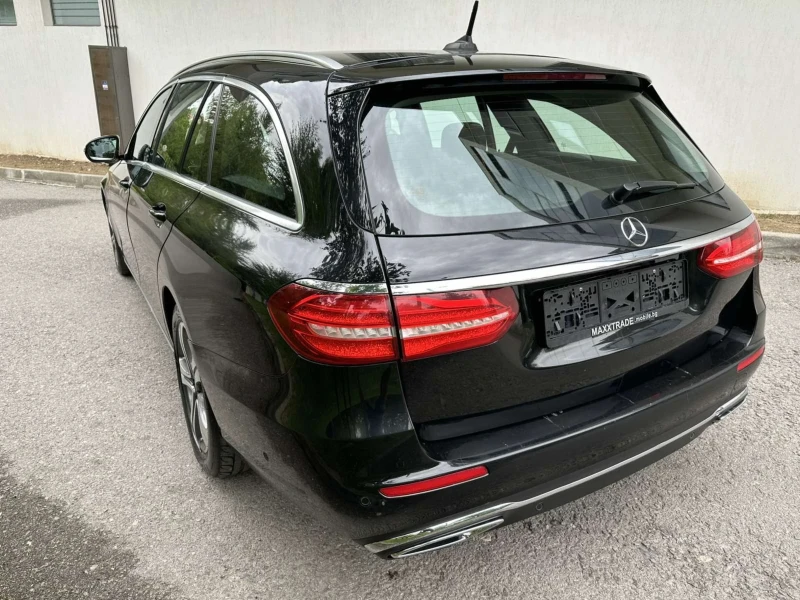 Mercedes-Benz E 220, снимка 5 - Автомобили и джипове - 51676376