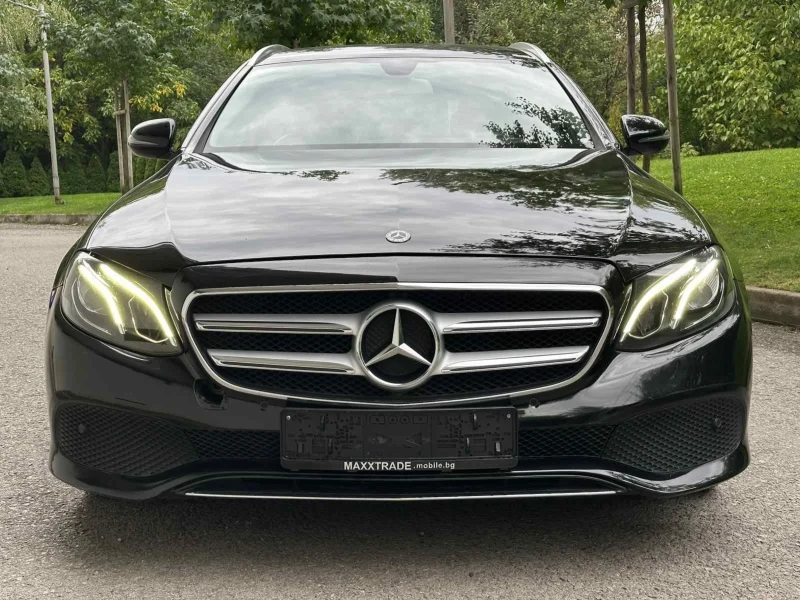 Mercedes-Benz E 220, снимка 2 - Автомобили и джипове - 51676376