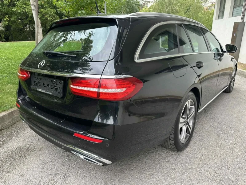 Mercedes-Benz E 220, снимка 7 - Автомобили и джипове - 51676376