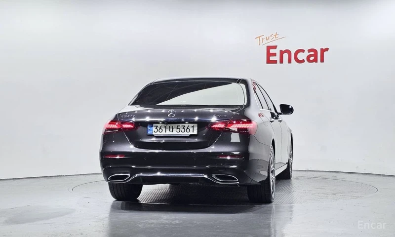 Mercedes-Benz E 220, снимка 4 - Автомобили и джипове - 52812906