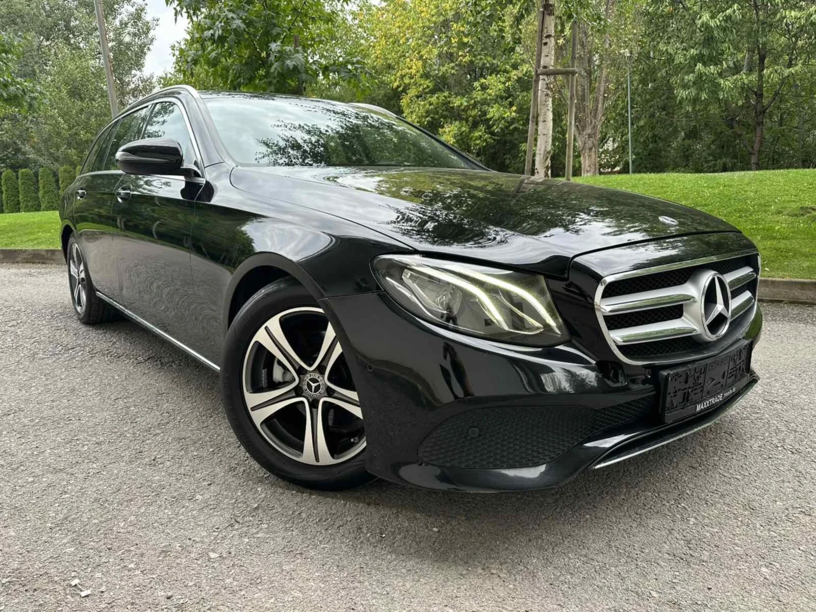 Mercedes-Benz E 220, снимка 1