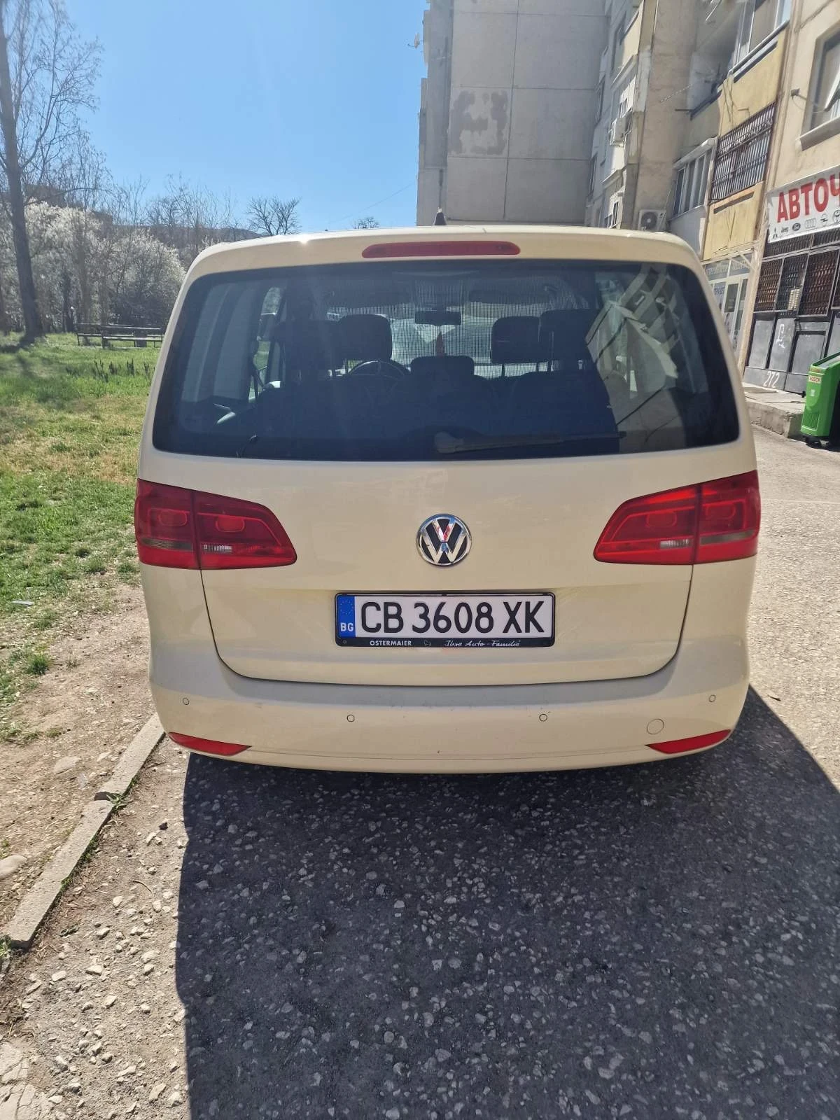 VW Touran 1.6 TDI платено всичко към нея  - изображение 3