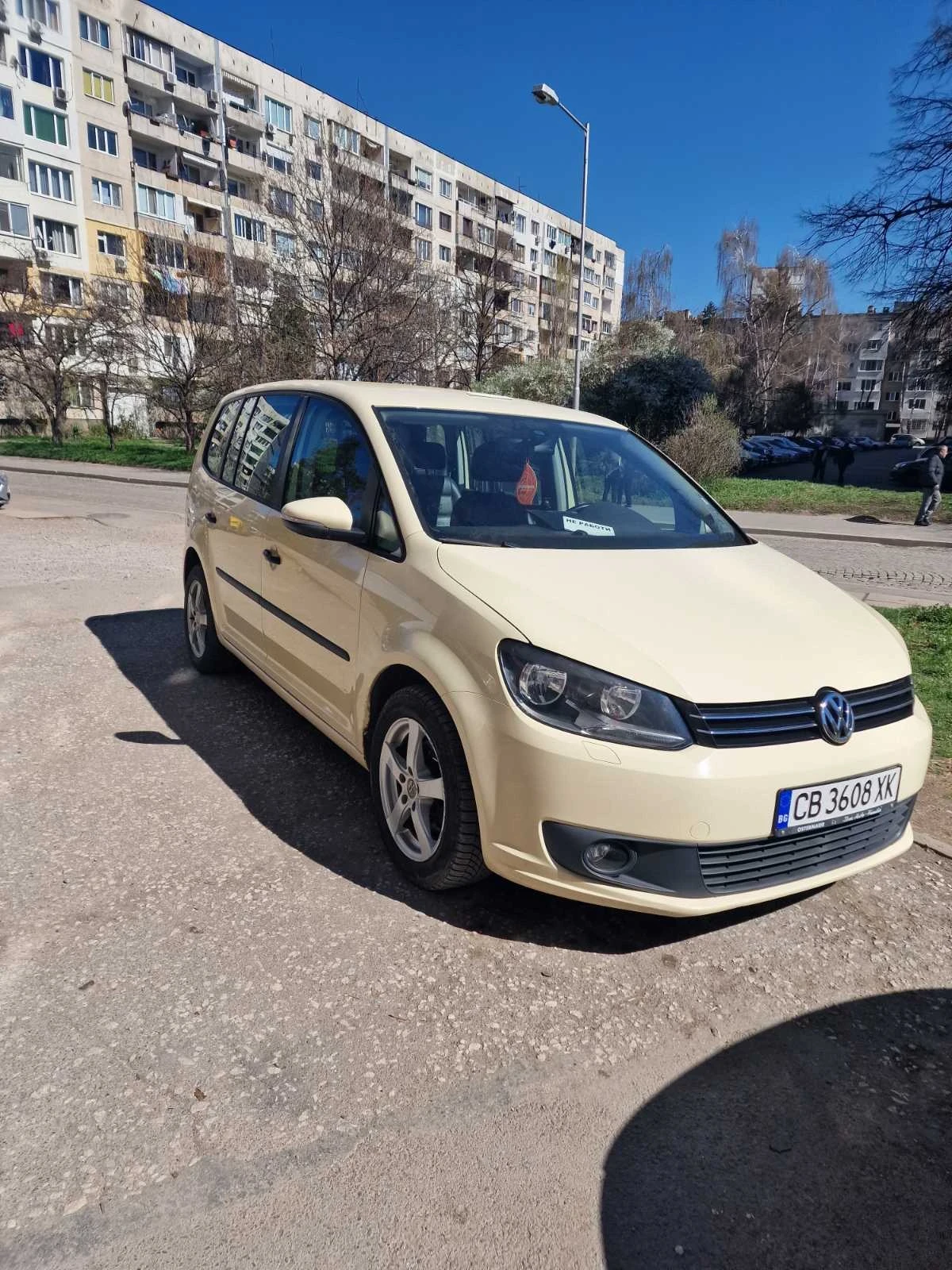 VW Touran 1.6 TDI платено всичко към нея  - изображение 4