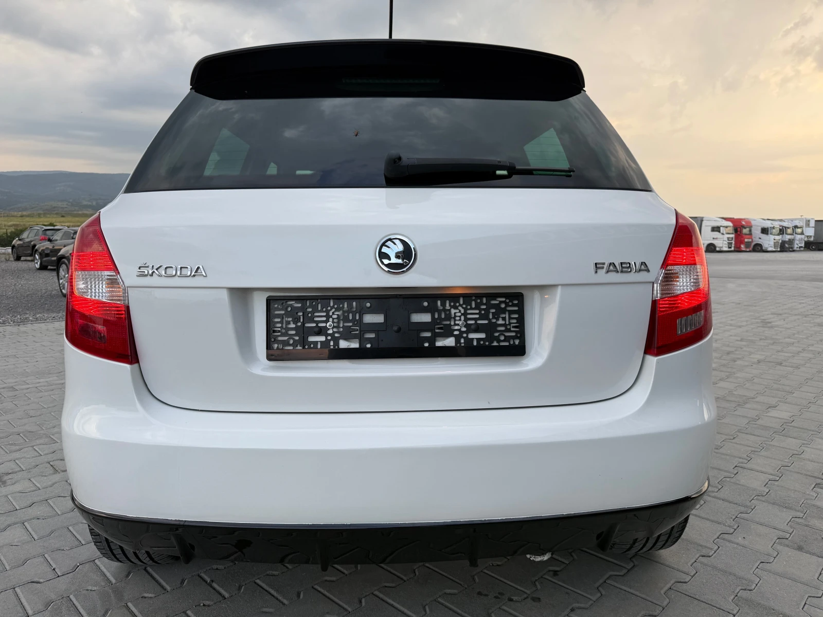 Skoda Fabia 1.2i 70 ks  Собствен лизинг !!!  - изображение 6