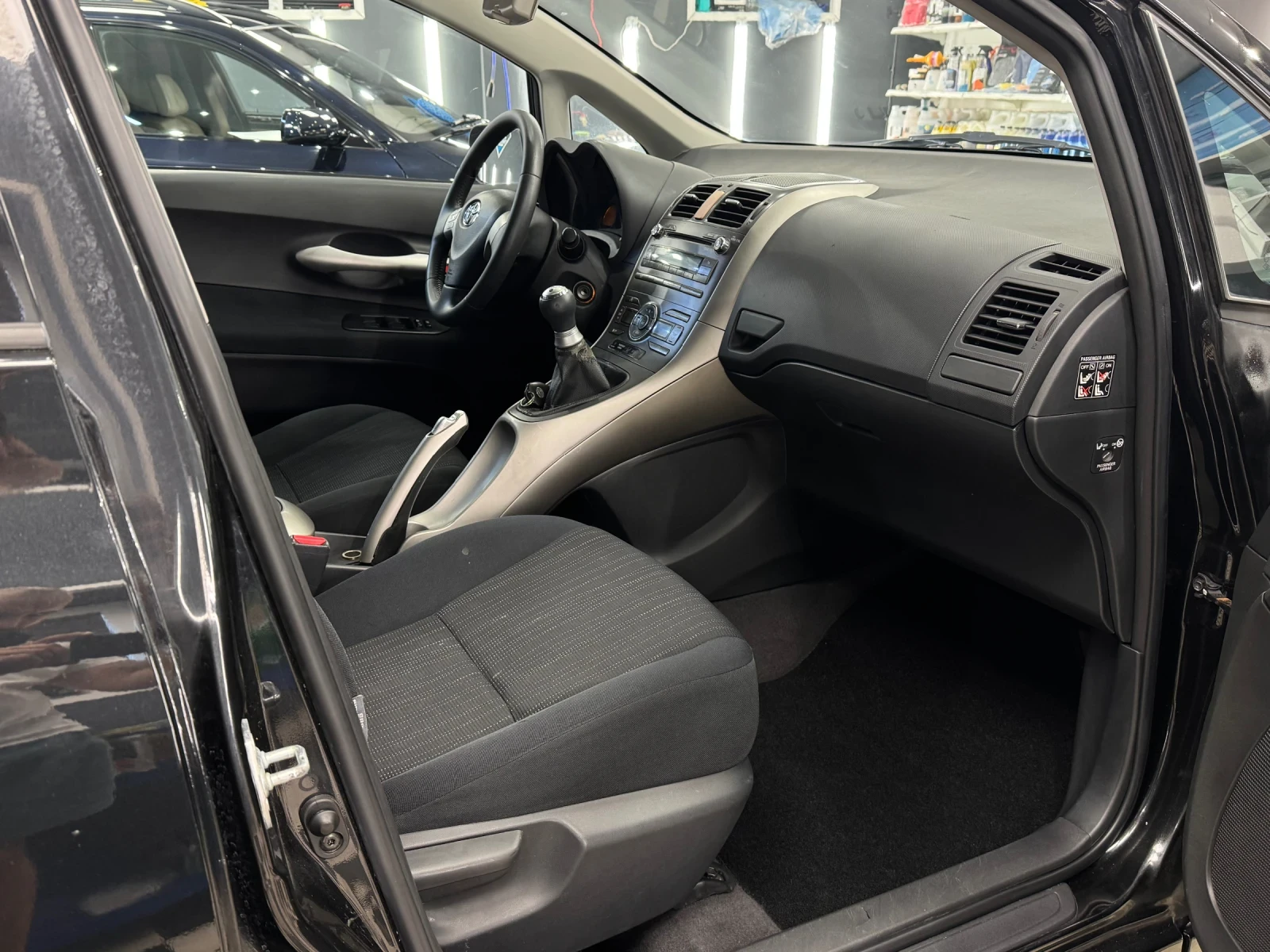 Toyota Auris 1.6VVTI 174000KM ITALY - изображение 8