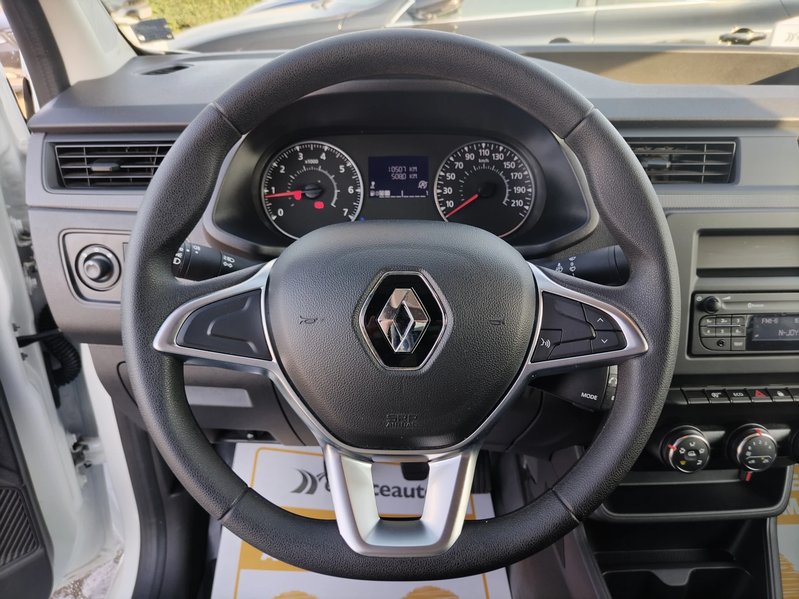 Renault Express Zen 1, 3 Tce 102 к.с. - изображение 9